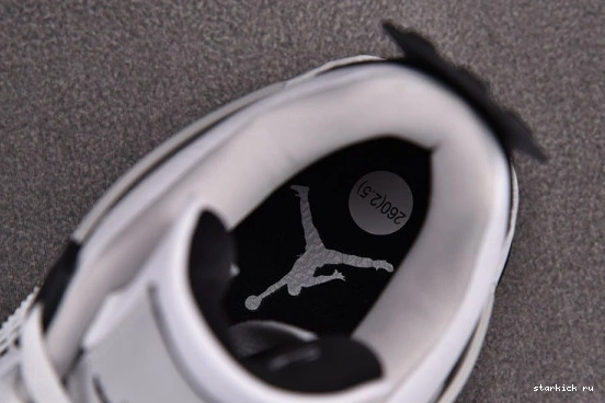 DH6927-111 MILITARY DH6927-111 JORDAN BLACK RETRO 4 0427